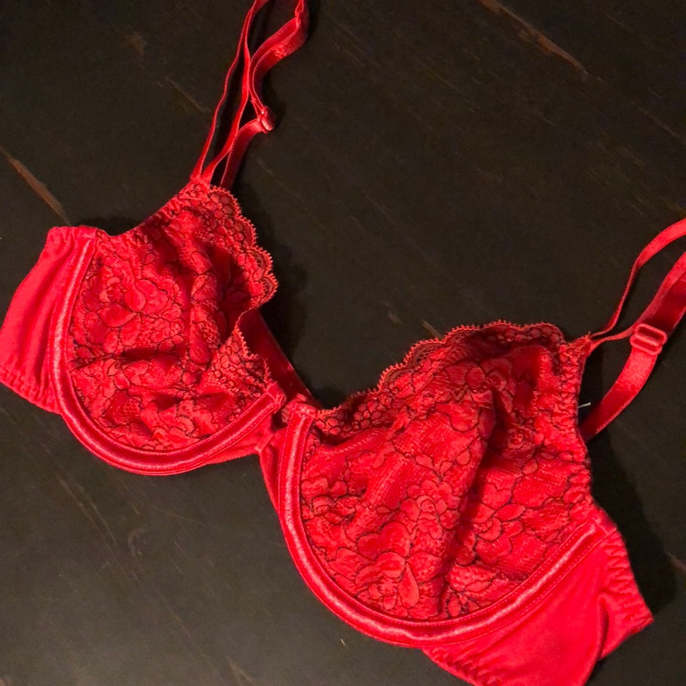 Sexy red lace bra. Size 34B